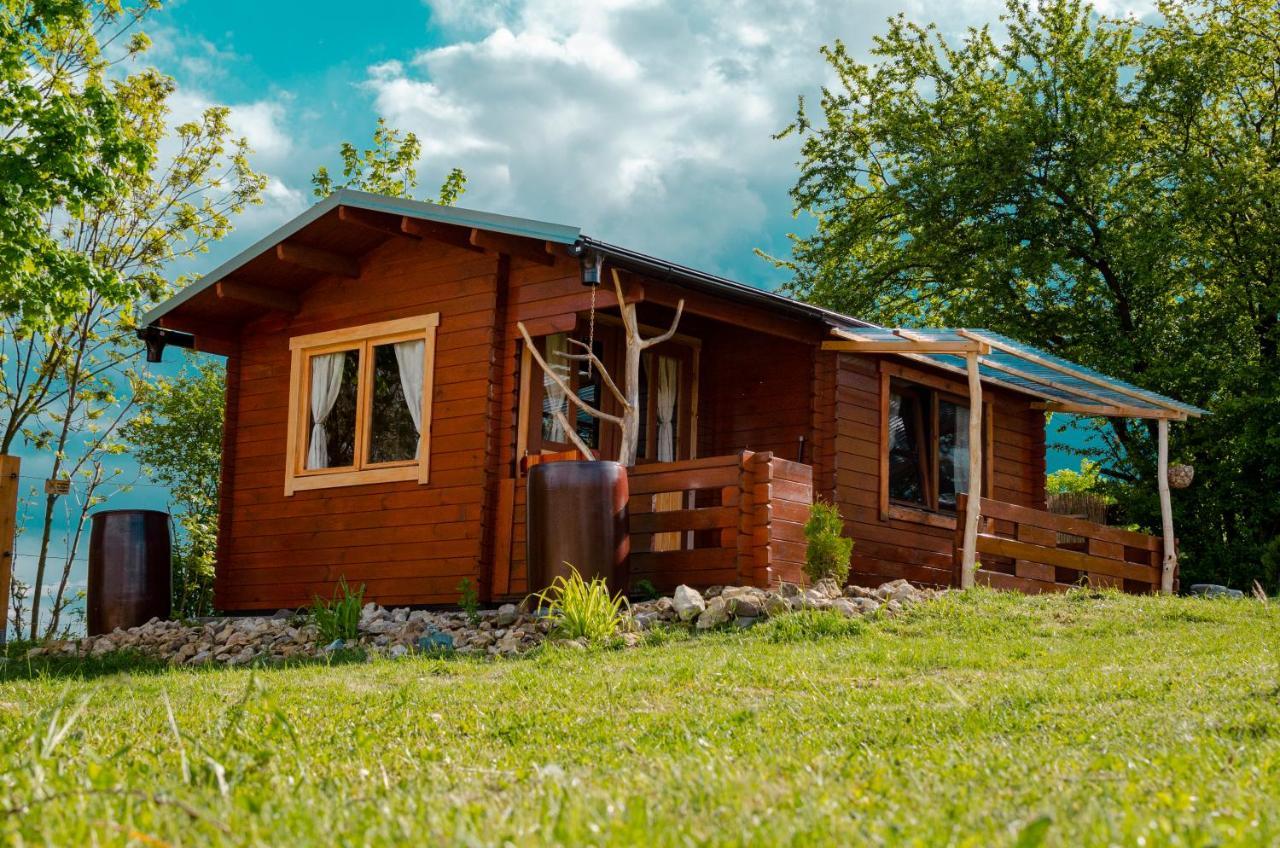 Cozy Wood Hut On The Farm Villa Trebivlice Eksteriør bilde
