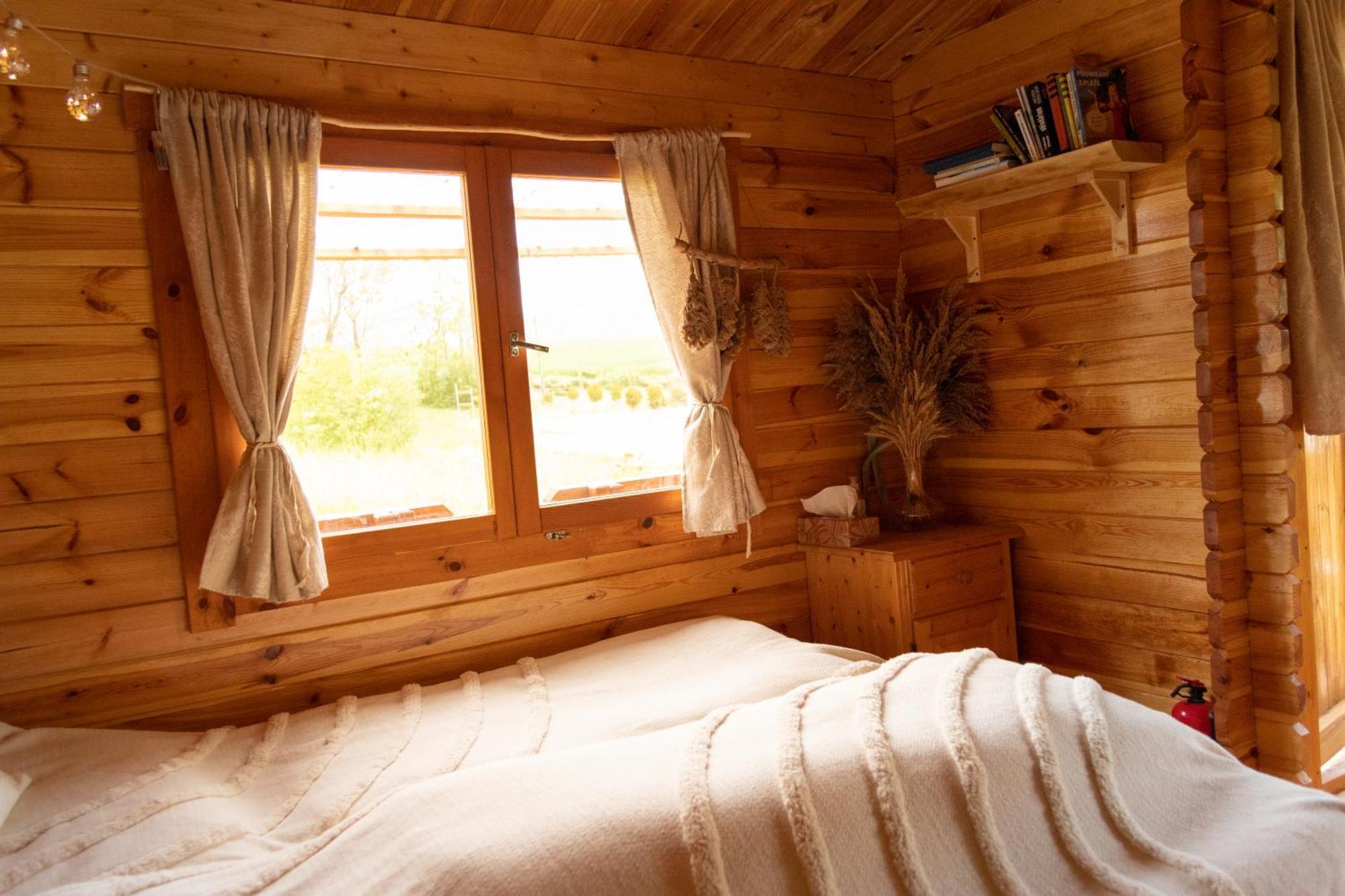 Cozy Wood Hut On The Farm Villa Trebivlice Eksteriør bilde